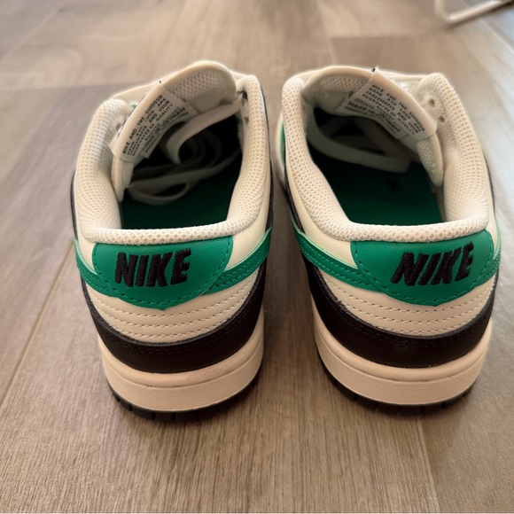 Nike Dunk Green and White Sneakers Women’s 6.5 - Picture 5 of 5